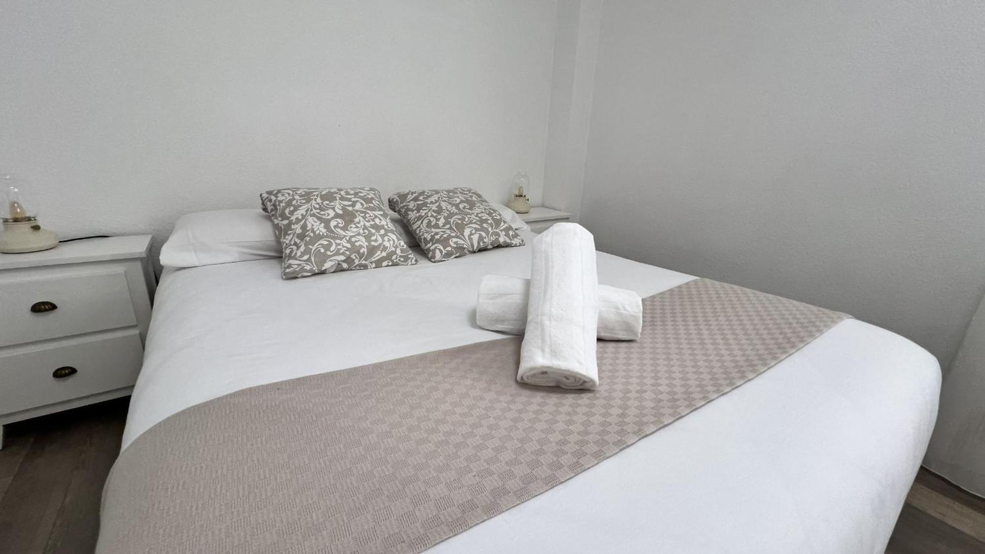 Apartamenticos Plaza Del Pilar III 萨拉戈萨 外观 照片